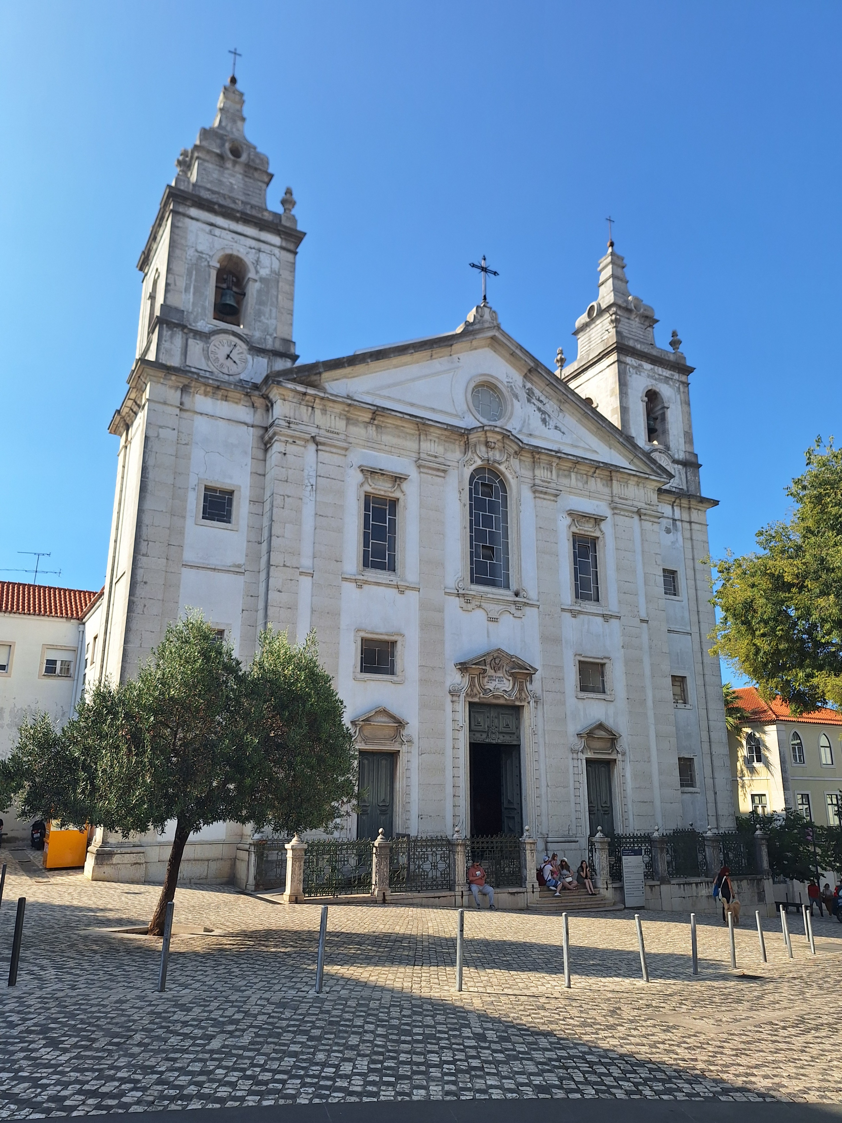 Campo de Ourique: Santa Isabel Church, Lisbon, 2024